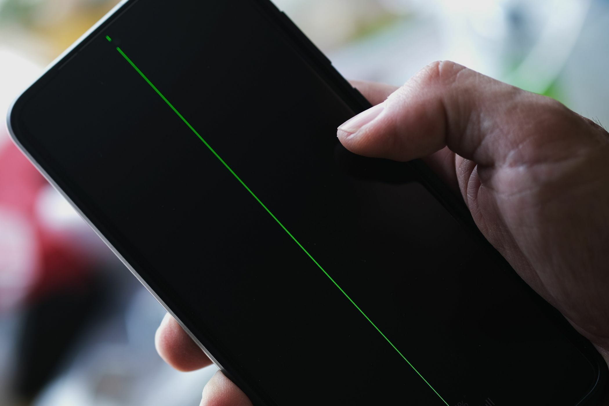 a-green-line-appearing-on-an-android-phone